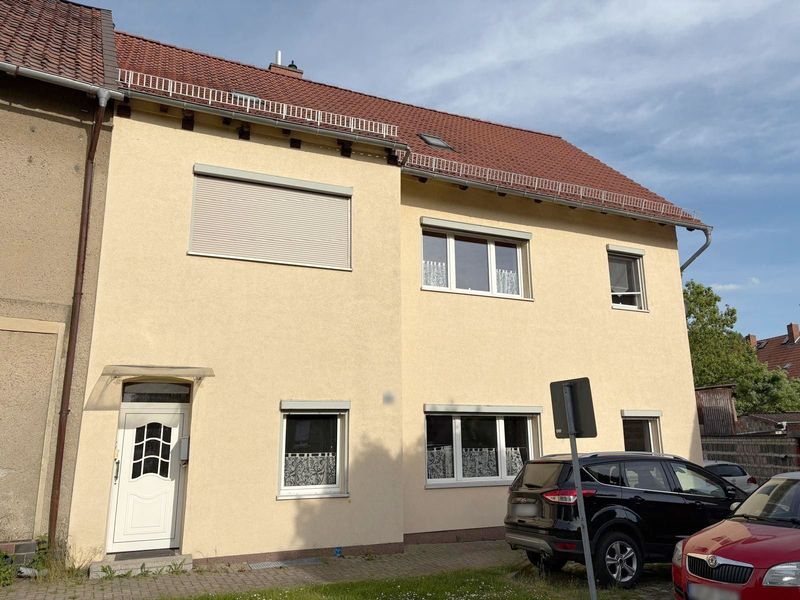 Charmantes Einfamilienhaus mit ca. 250 m² Wohnfläche in Hötensleben mit Sanierungsbedarf